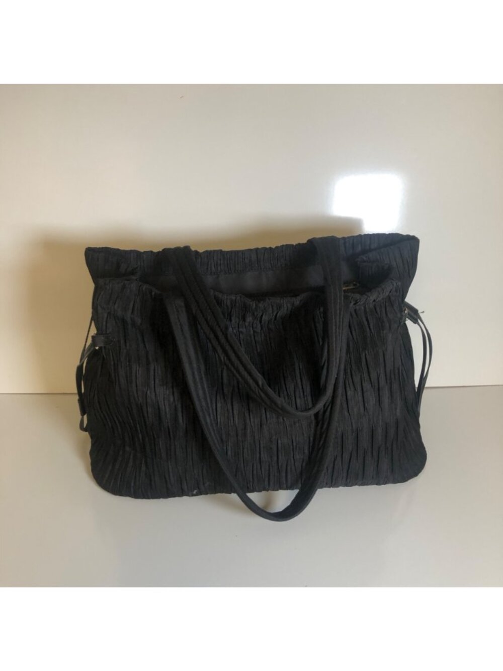 Victorias Secret Black Pleated Tote Bag Double Handles Zip Top Pocket Purse - Picture 3 of 6